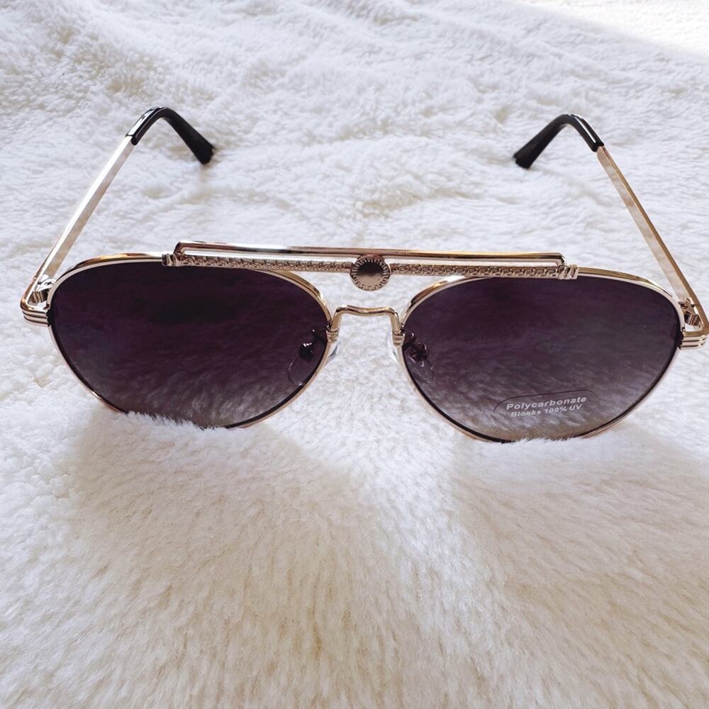 Donna Black W/ Gold Rim Aviator Sunglasses - Picture 3 of 11